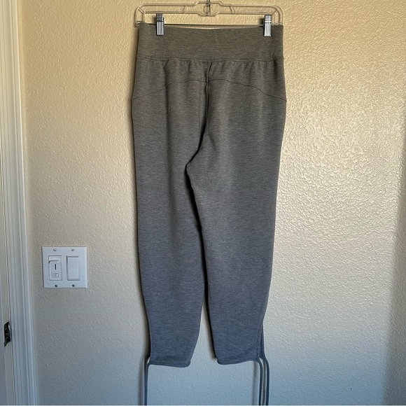 Lululemon Cotton Heather Grey Slim Fit Crop Pants - Picture 4 of 11